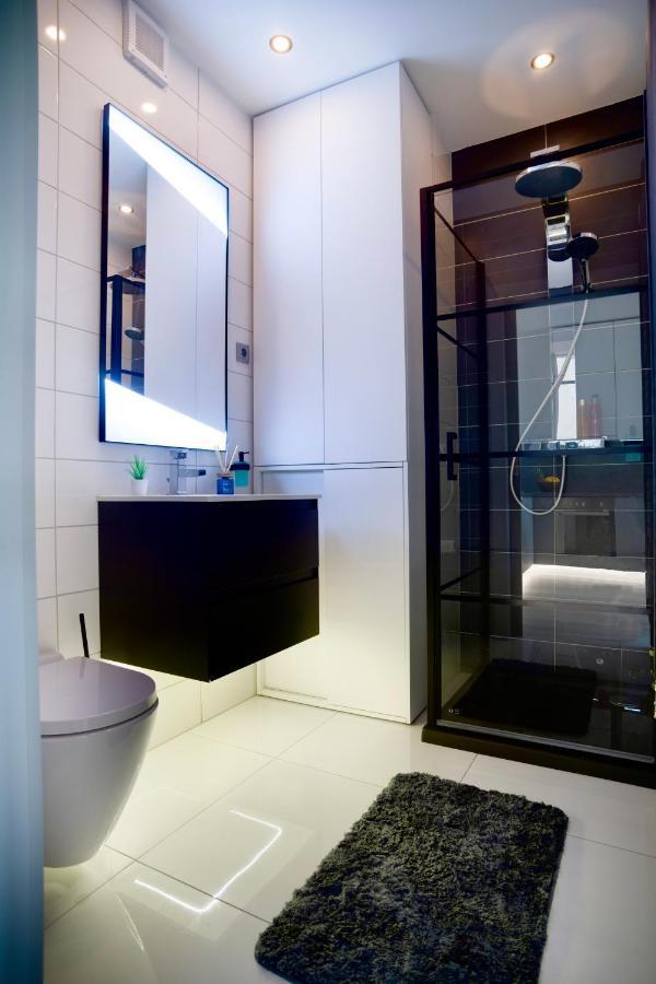 בודפשט Suiteangel - Luxury Design Condo With Free Garage מראה חיצוני תמונה